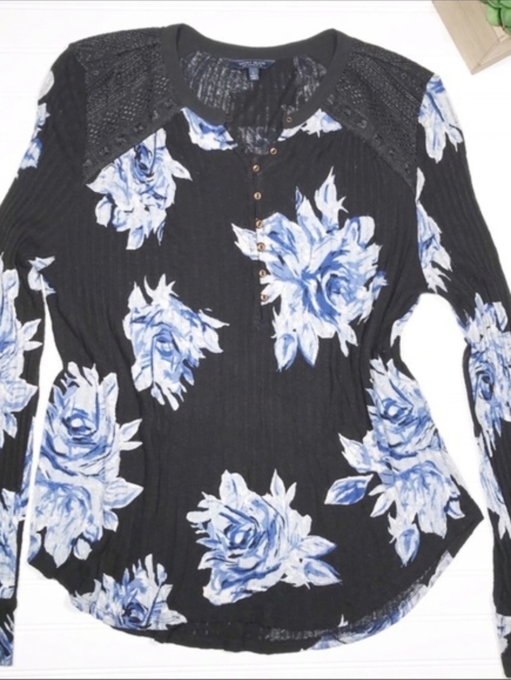 Lucky Brand || Embroidered Floral Henley Size L